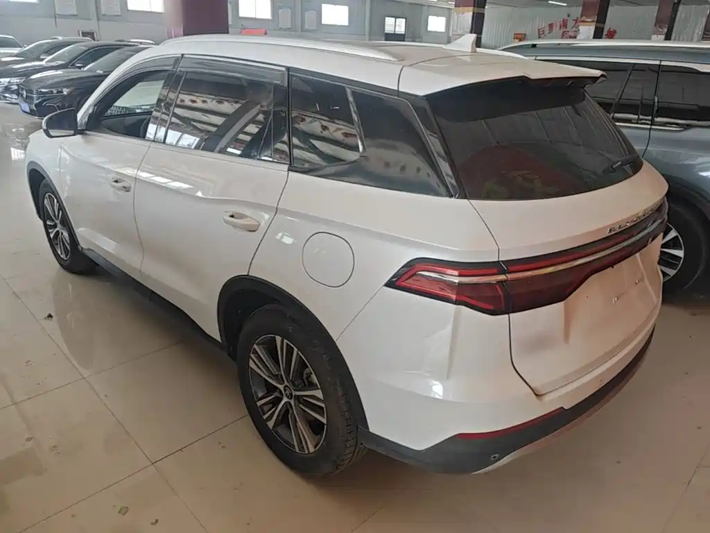 Song Pro 1.5 T Auto Luxury