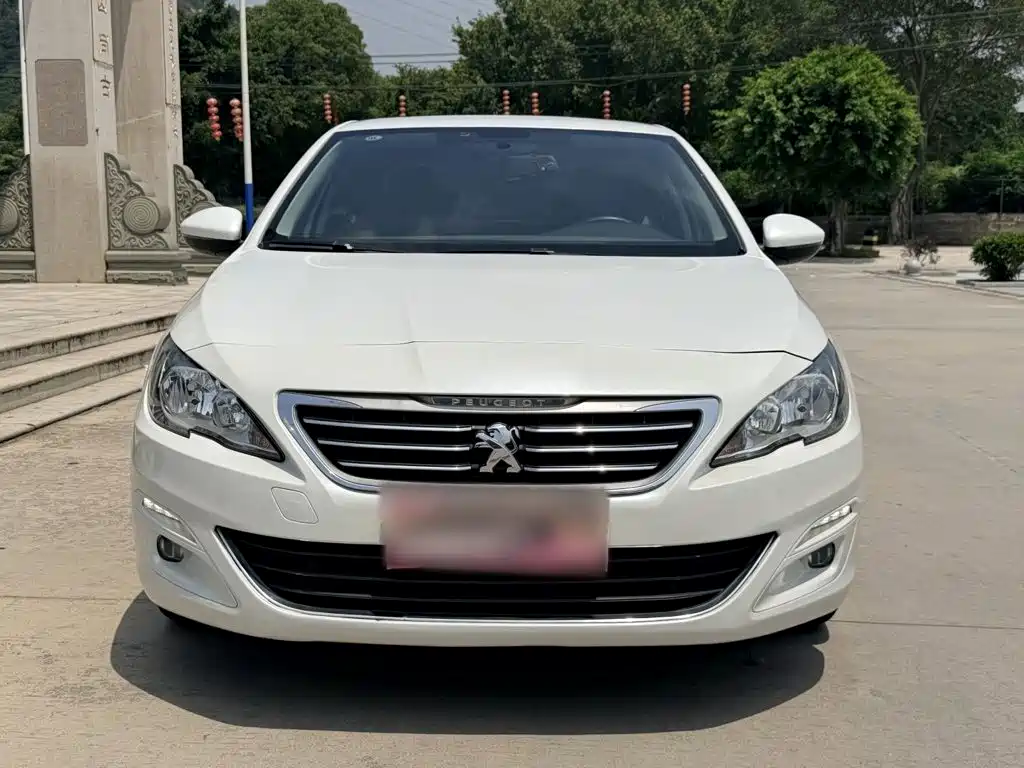 Peugeot 408 1.6 T Auto Luxury