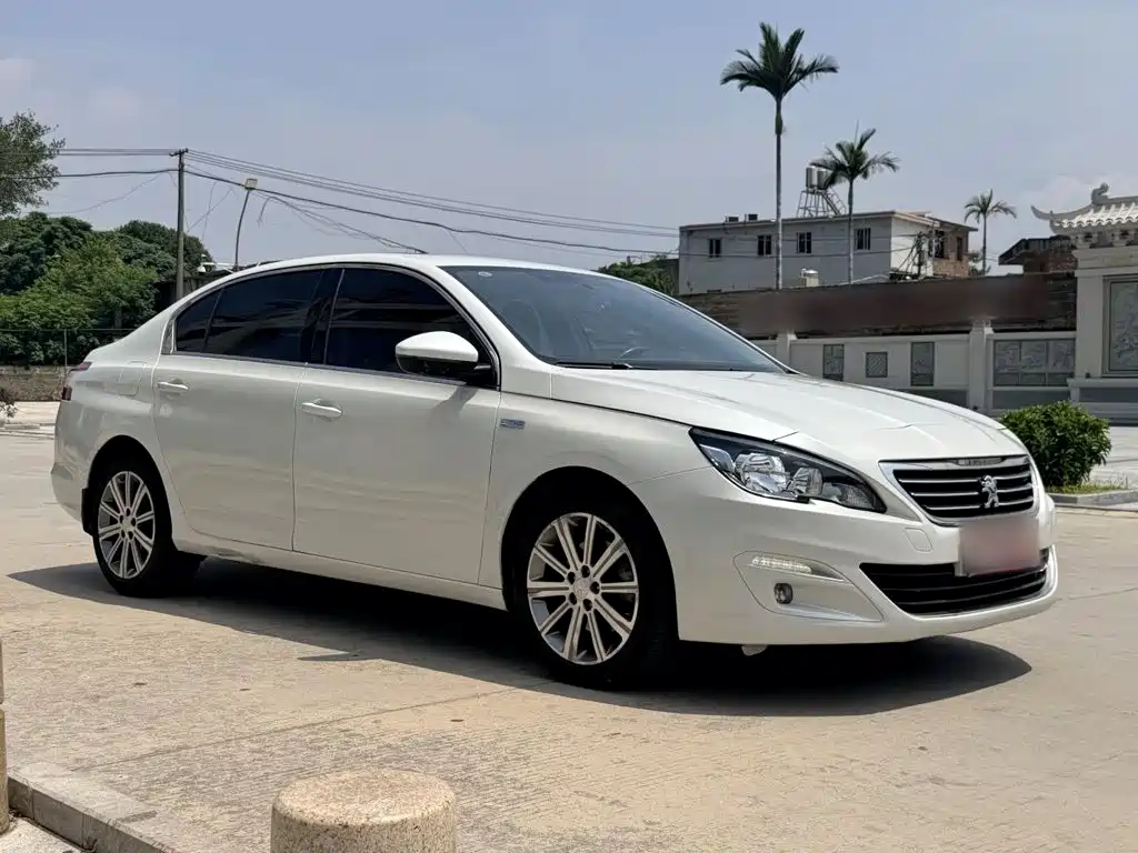 Peugeot 408 1.6 T Auto Luxury