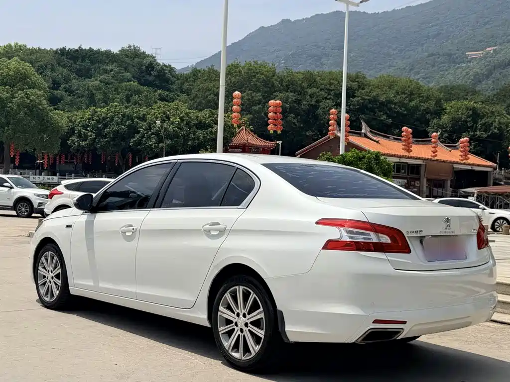 Peugeot 408 1.6 T Auto Luxury
