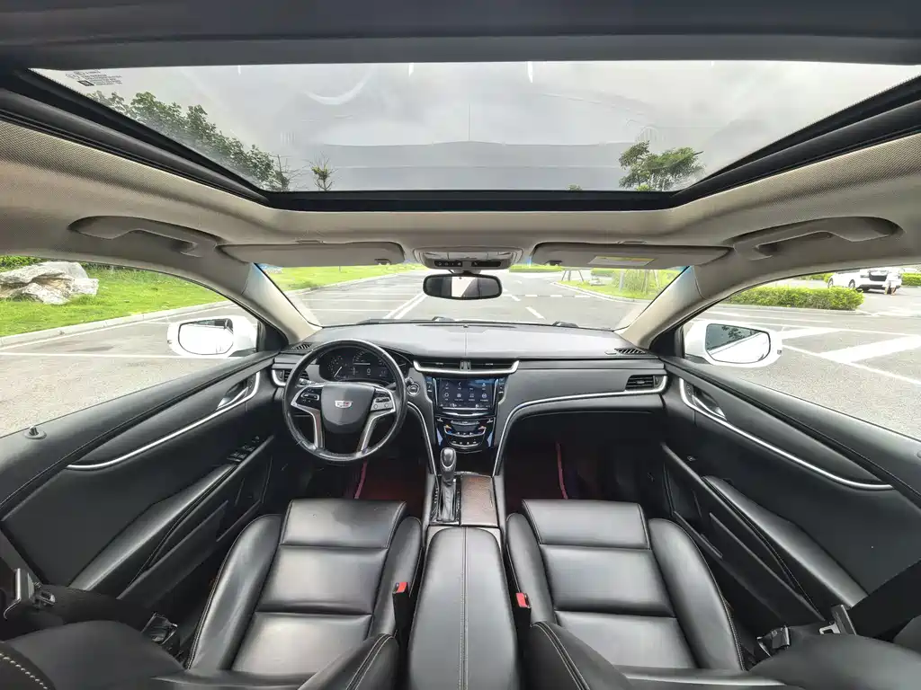 Cadillac XTS 28 T Tech