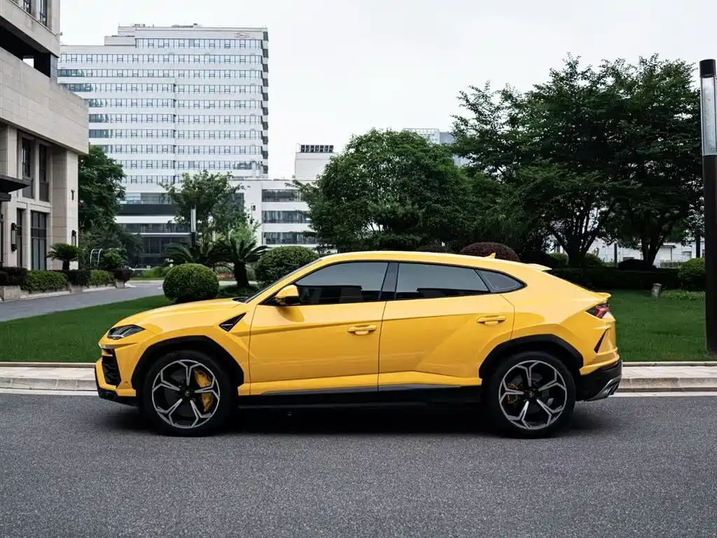 Urus 4.0 T V8