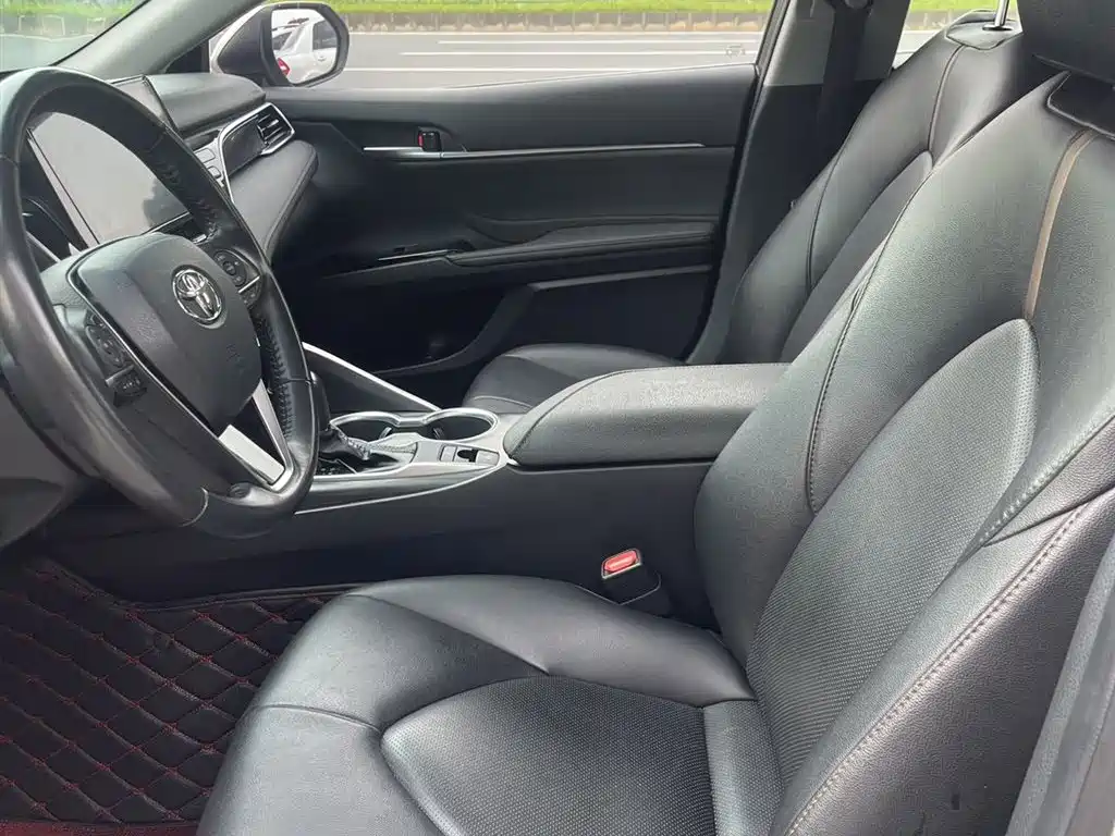 Camry 2.0 G Luxury