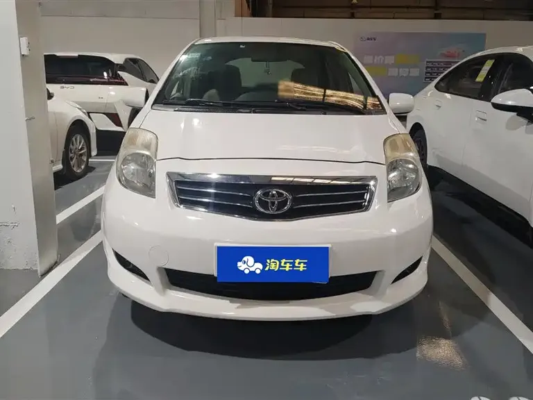 Toyota Yaris 1.6 E Auto Charm Motion