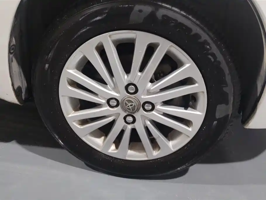 Yaris 1.6 E Auto Charm Motion