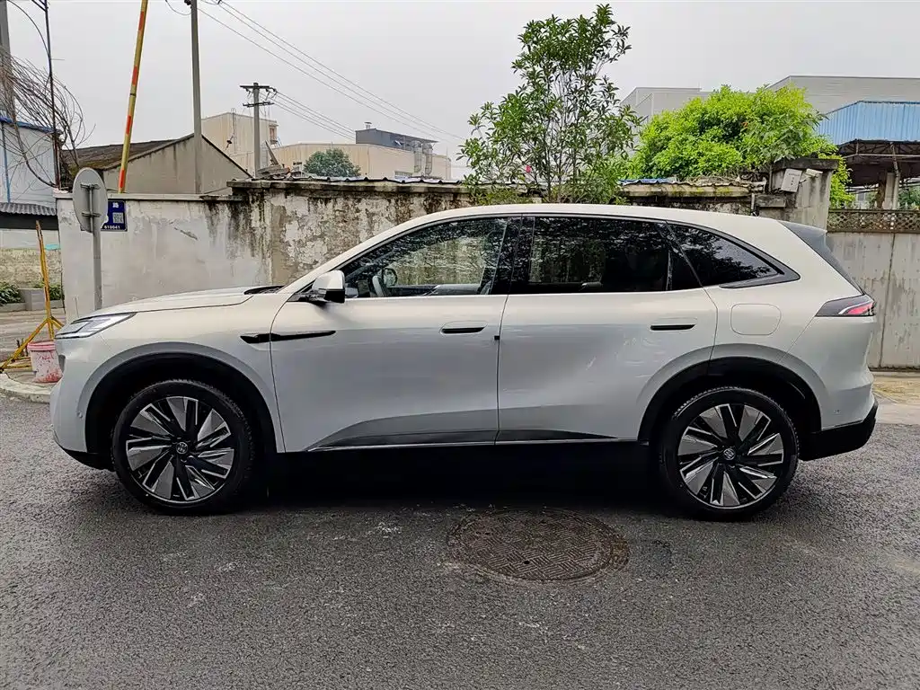 别克至境E7 别克至境E7 2026款 1600 超满配Turbo版