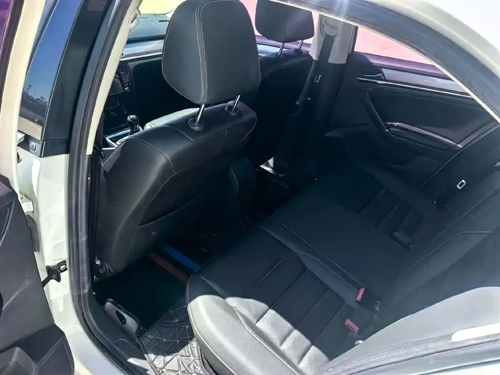Bora 1.6 L Manual Comfort