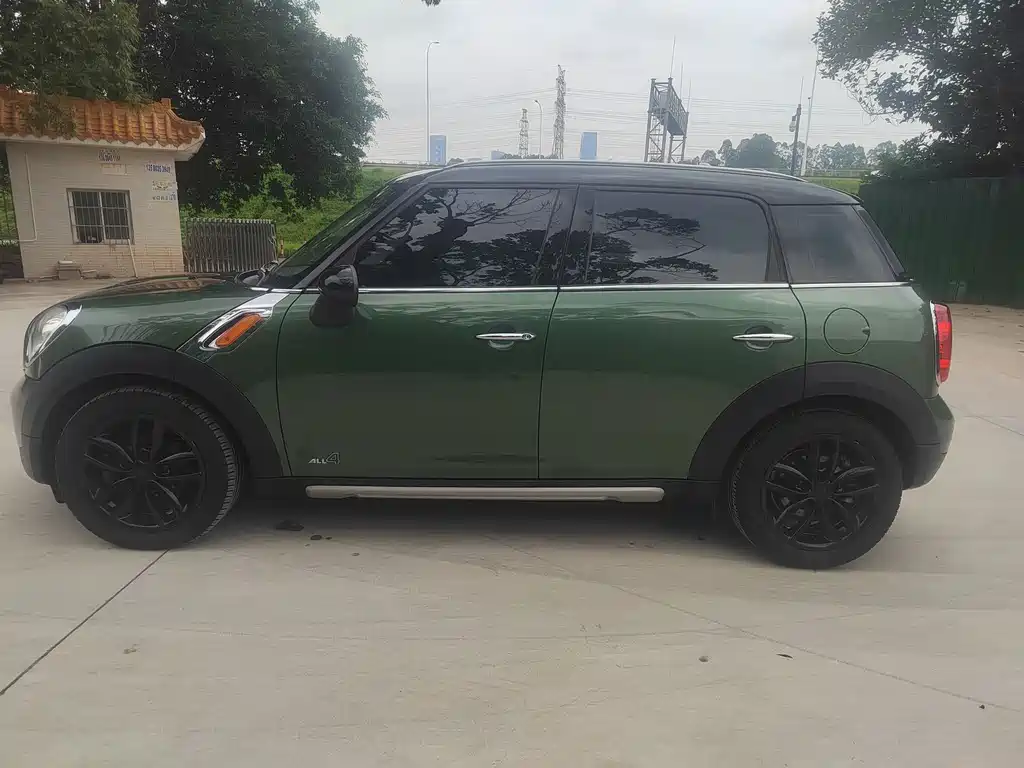 MINI COUNTRYMAN 1.6 T COOPER ALL4 Fun