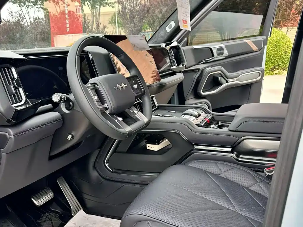 Leopard 8 Brave Flagship 7-seat