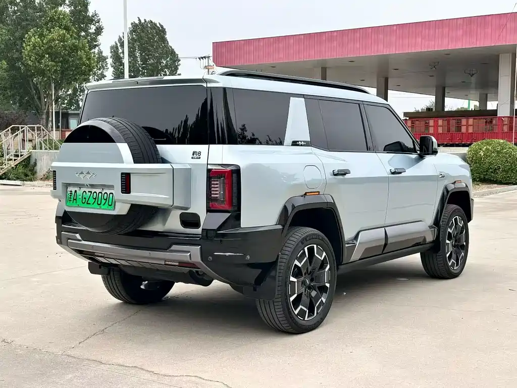 Leopard 8 Brave Flagship 7-seat