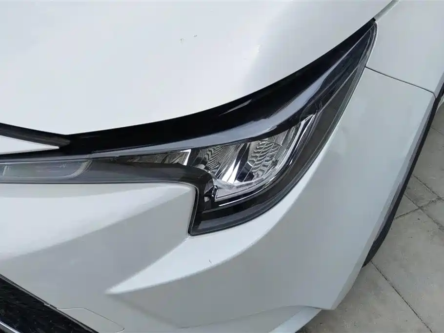 Levin Dual Engine 1.8 H E-CVT Luxury