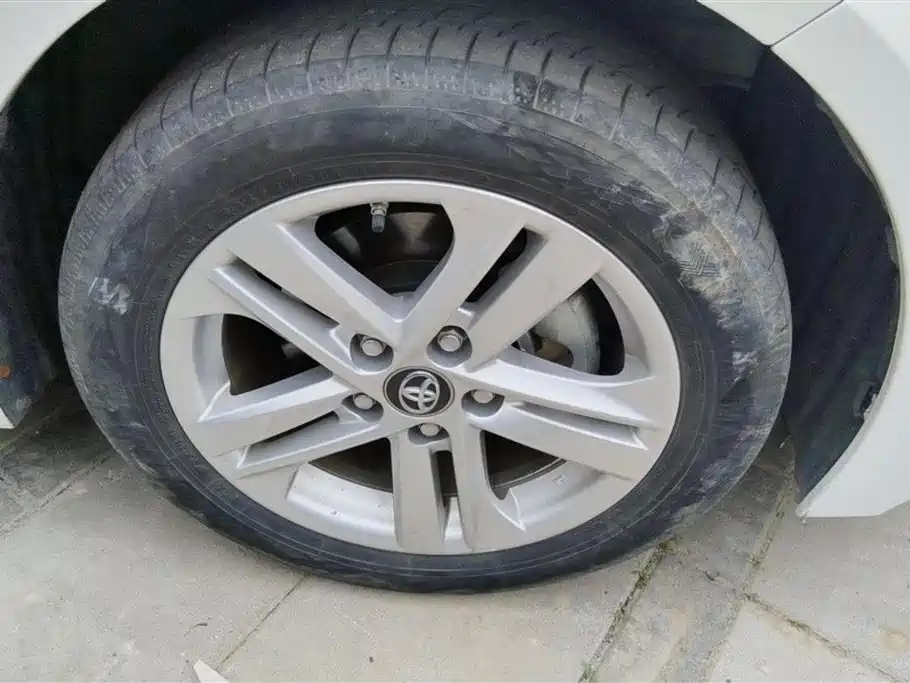 Levin Dual Engine 1.8 H E-CVT Luxury
