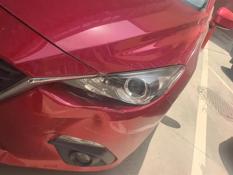 Mazda 3 Axela Sedan 1.5 L Auto Luxury
