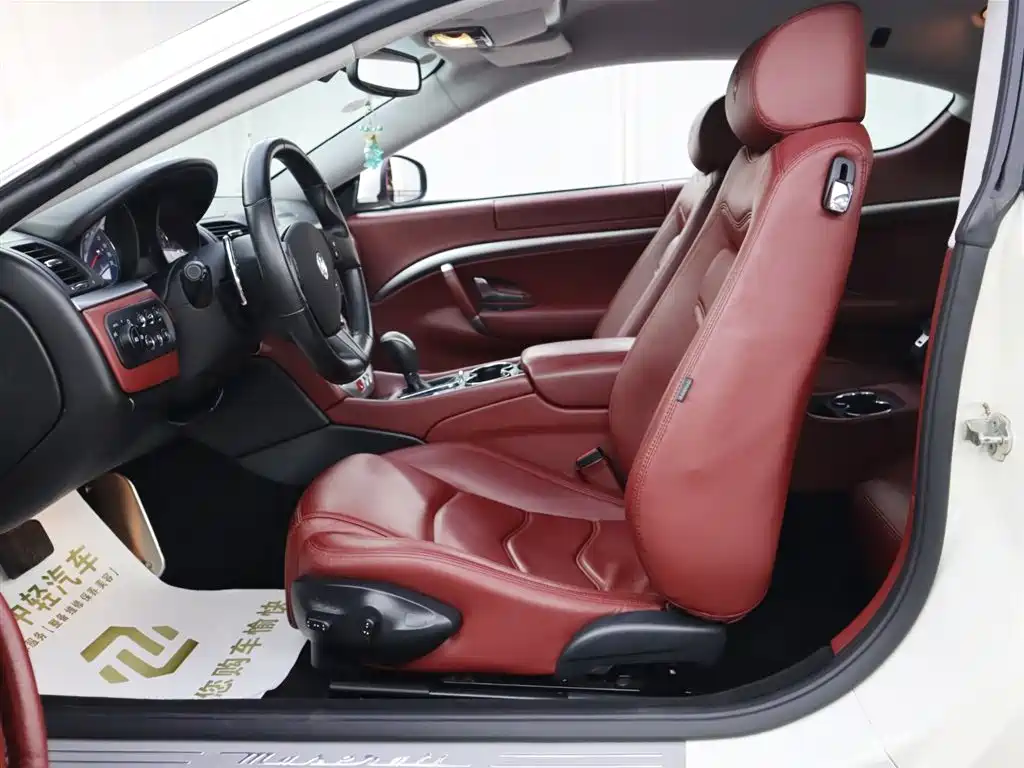 GranTurismo 4.2 L Auto