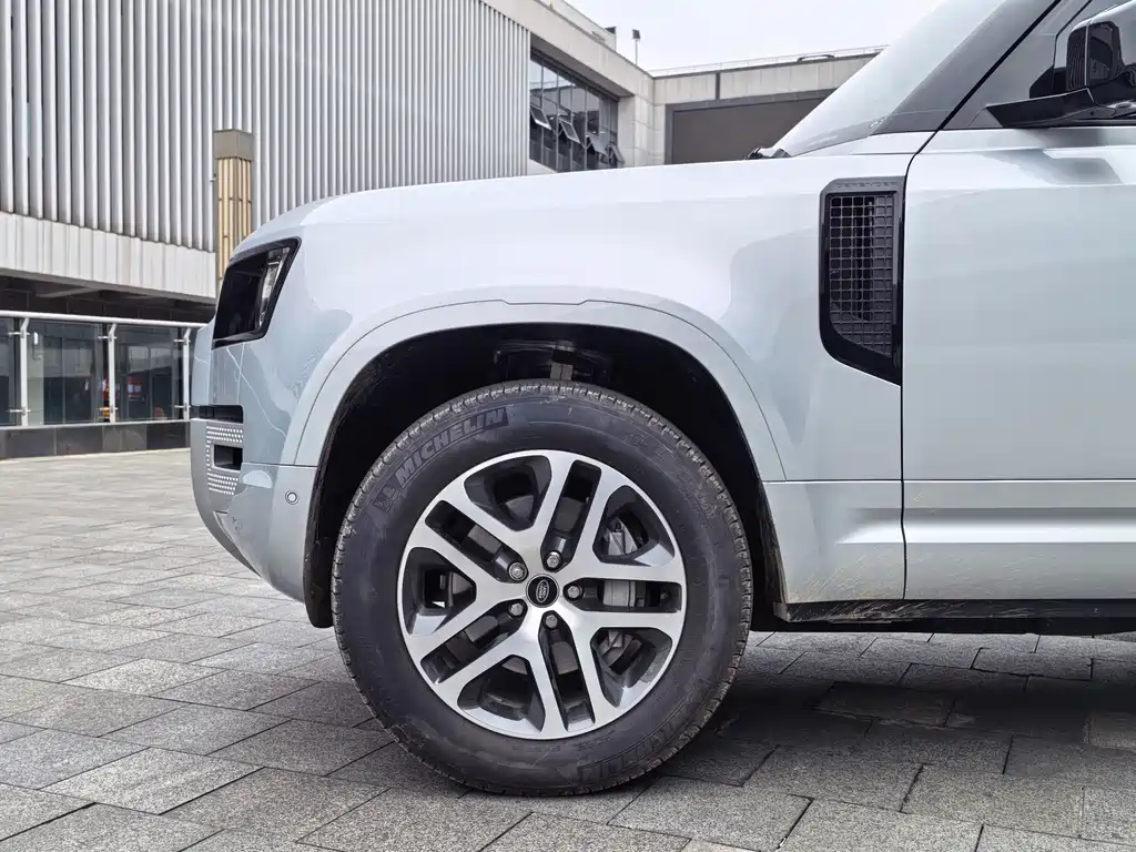 Land Rover Defender 90 3.0 T P400 XS