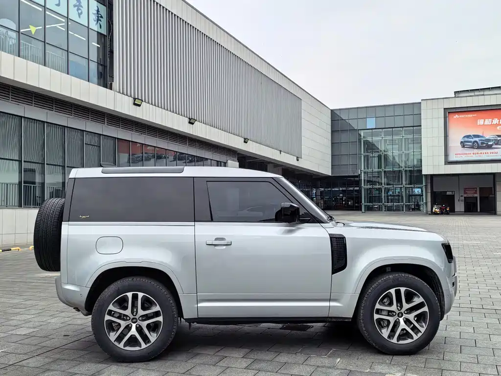Land Rover Defender 90 3.0 T P400 XS