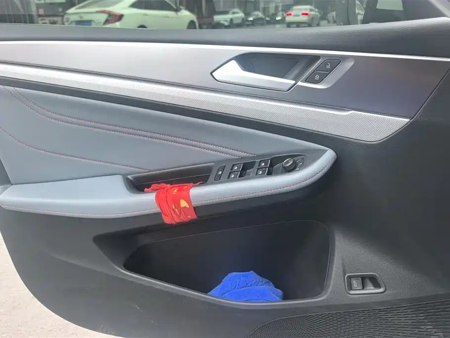 Lamando Lamando L 280 TSI DSG Spicy Cool