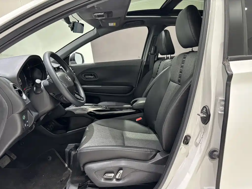 Honda XR-V 1.5 L CVT Obsidian Stone