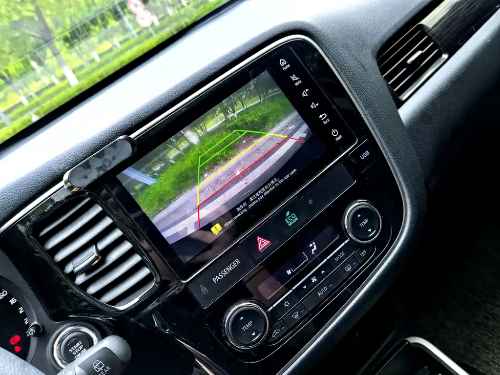Outlander 2.4 L 4 WD Enjoyment 5-seat