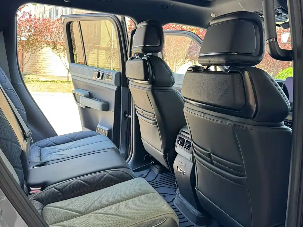 Leopard 5 Navigator