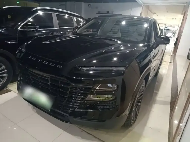 Jetour Dasheng i-DM 1.5 T DHT Lightning 01