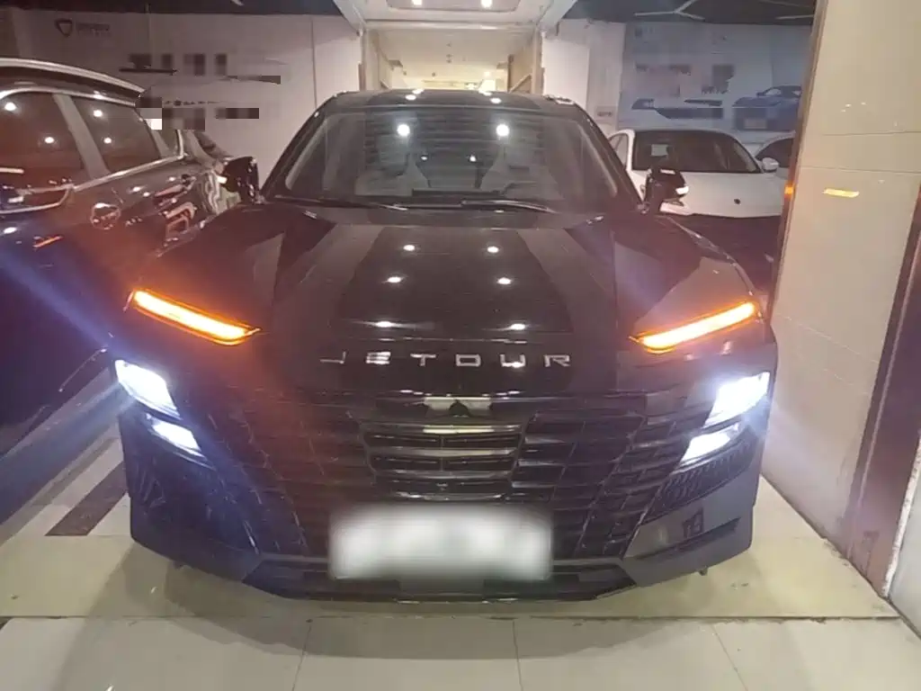 Jetour Dasheng i-DM 1.5 T DHT Lightning 01