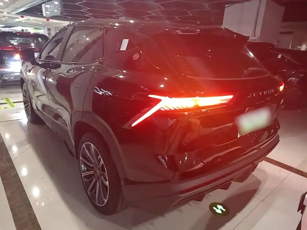 Jetour Dasheng i-DM 1.5 T DHT Lightning 01