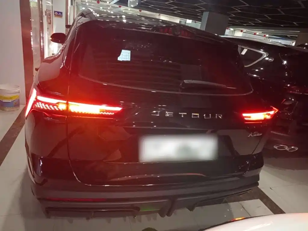 Jetour Dasheng i-DM 1.5 T DHT Lightning 01