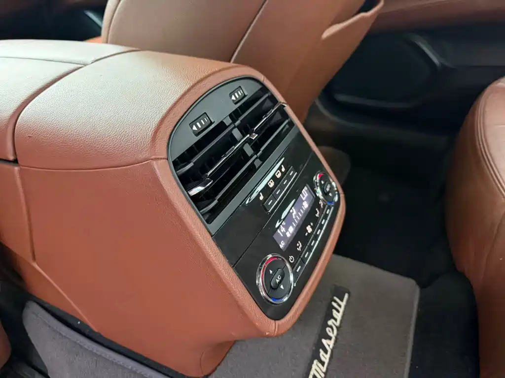 Quattroporte 3.0 T Standard