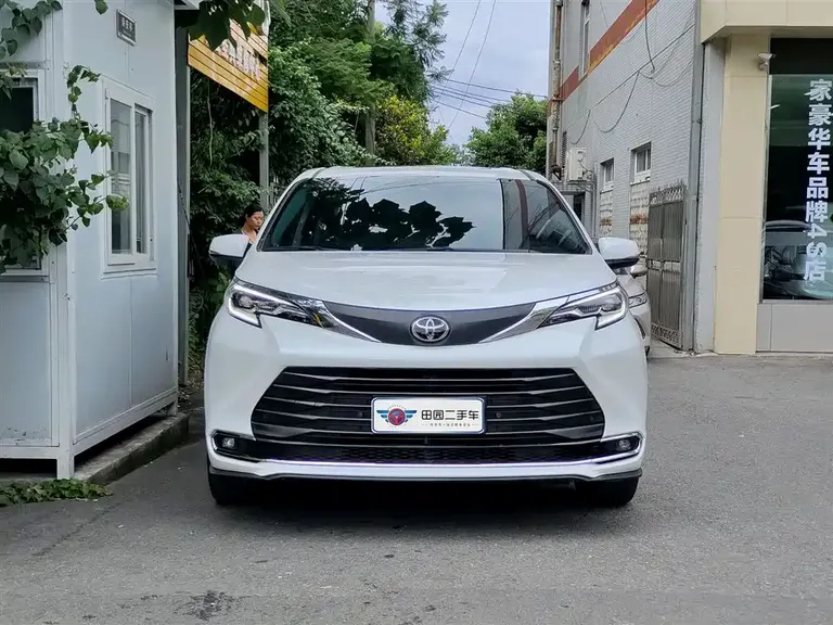 Toyota Sienna 2.5 L Hybrid Comfort
