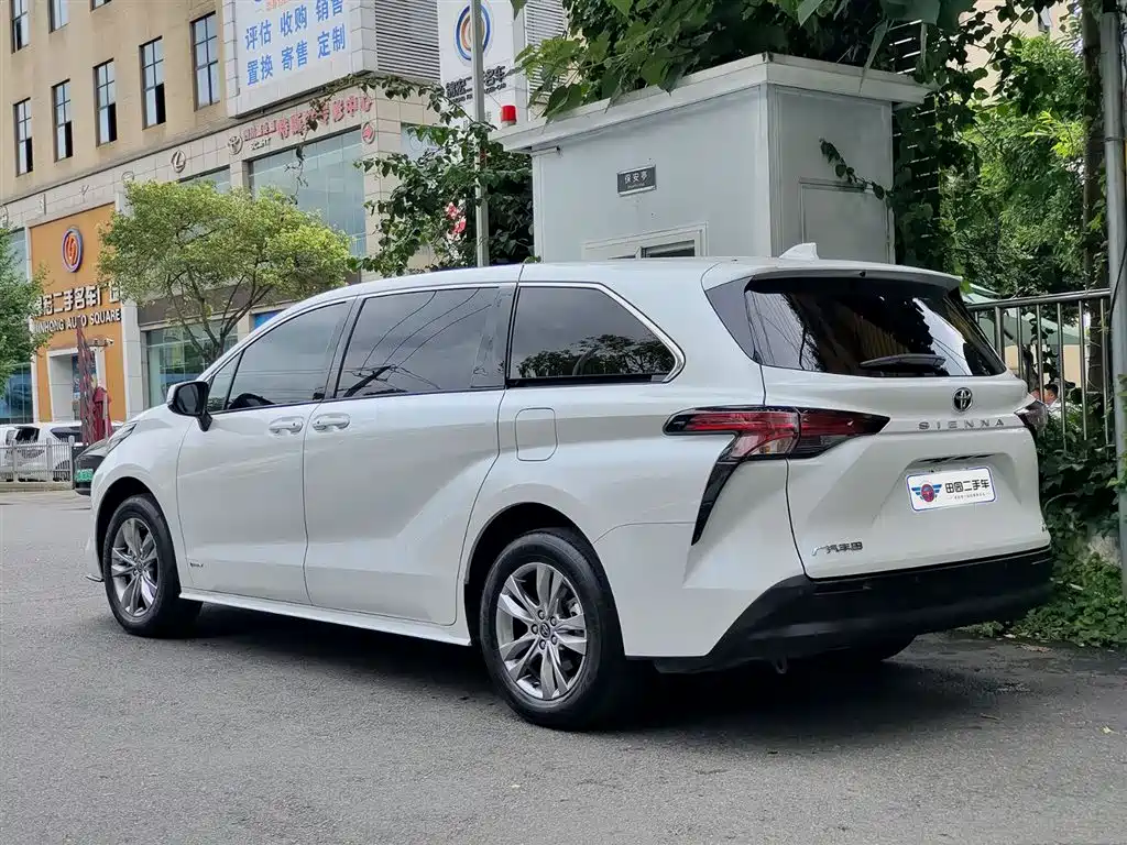 Sienna 2.5 L Hybrid Comfort