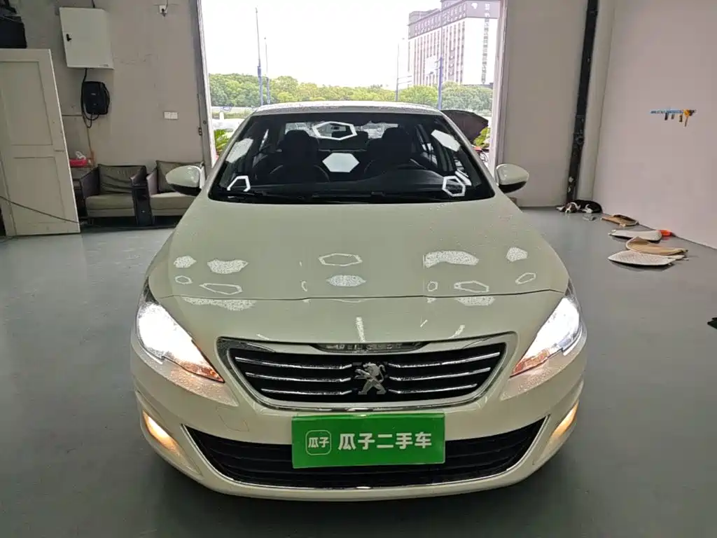 Peugeot 408 1.6 T Auto Luxury