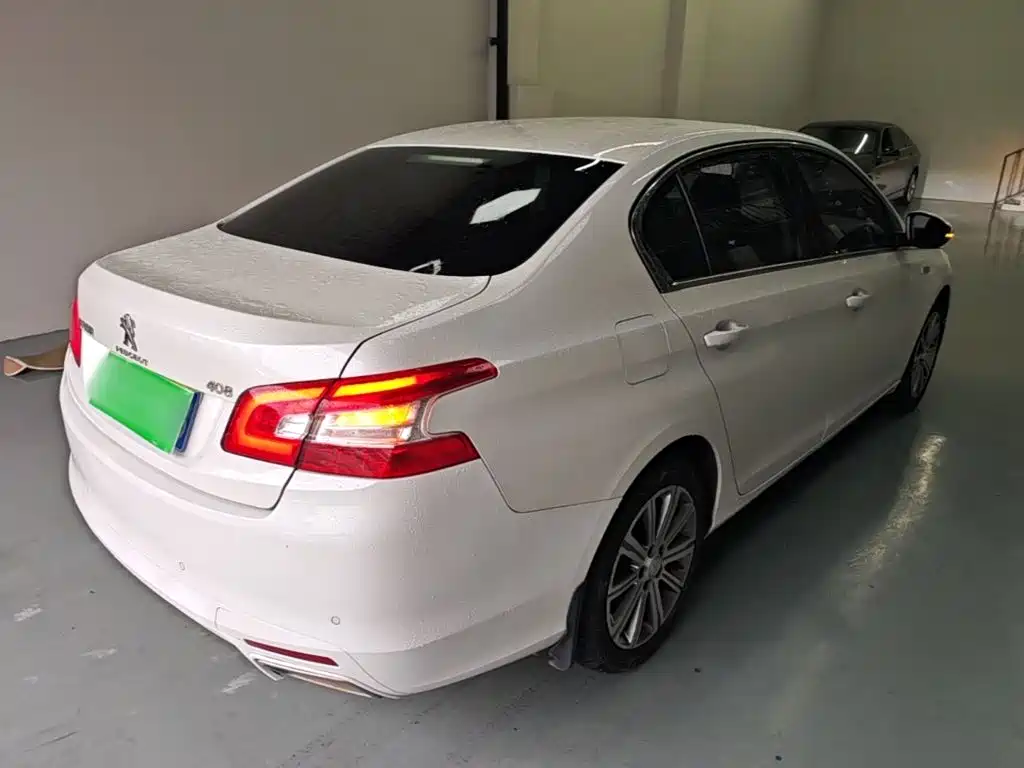 Peugeot 408 1.6 T Auto Luxury
