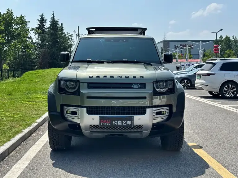 Land Rover Defender 110 P400 Dark Special Edition