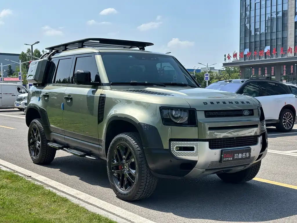 Land Rover Defender 110 P400 Dark Special Edition