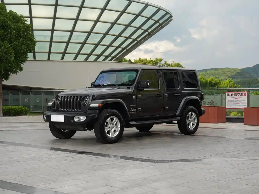 Wrangler 2.0 T Sahara 4-door
