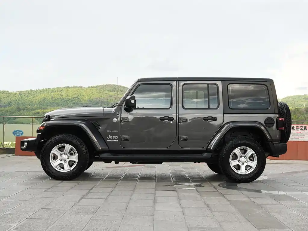 Wrangler 2.0 T Sahara 4-door