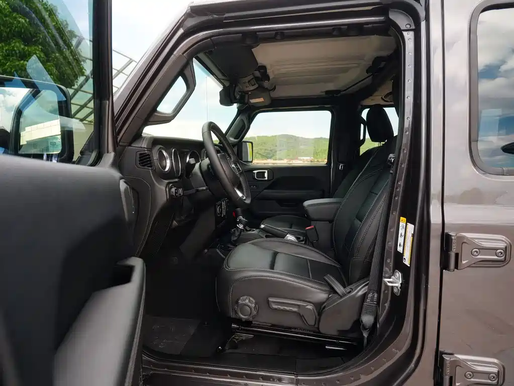 Wrangler 2.0 T Sahara 4-door