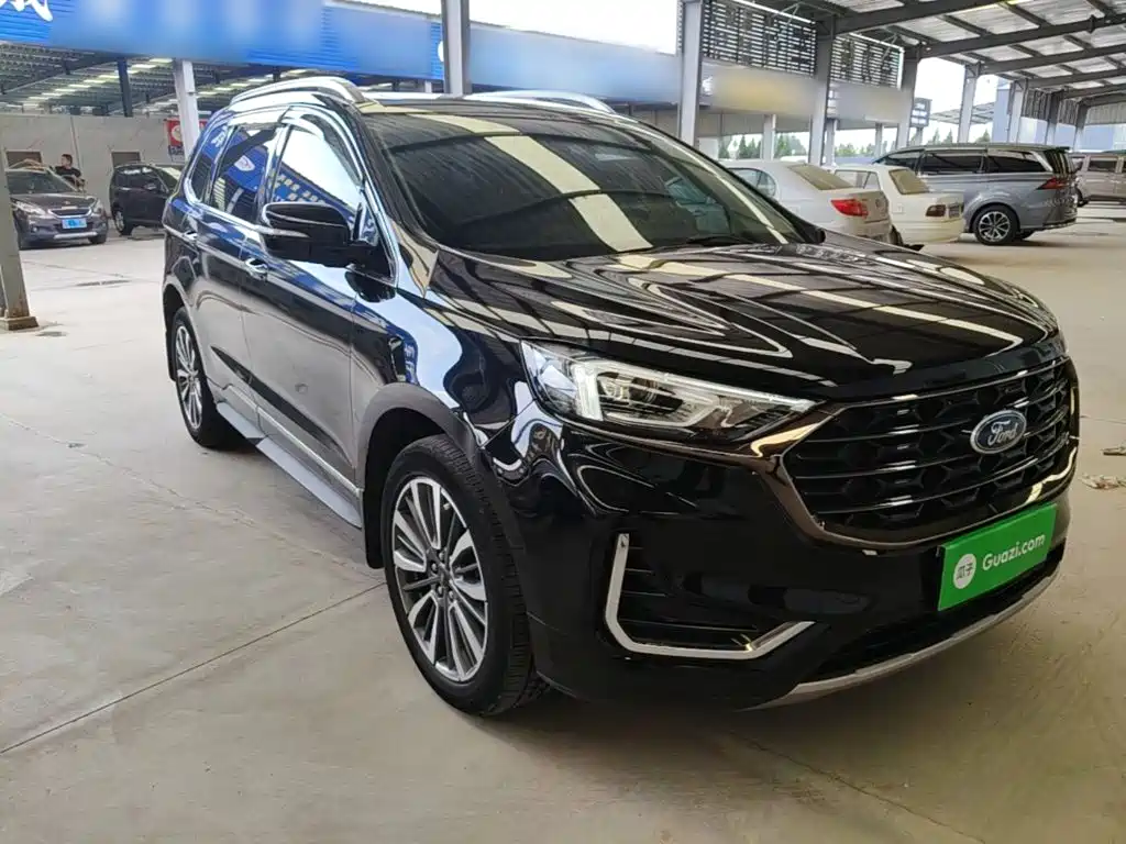 Edge PLUS EcoBoost 245 2 WD Grand Sharp 7-seat