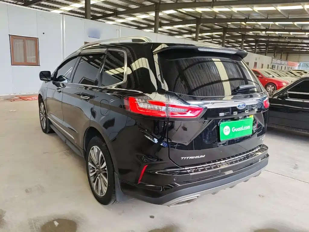 Edge PLUS EcoBoost 245 2 WD Grand Sharp 7-seat