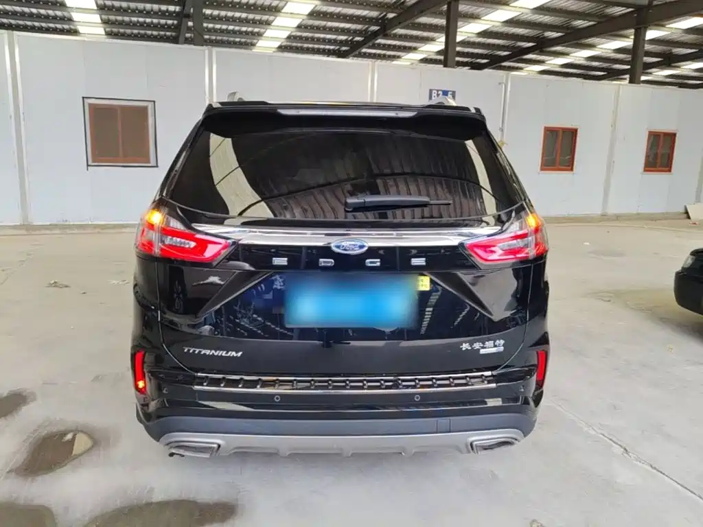 Edge PLUS EcoBoost 245 2 WD Grand Sharp 7-seat