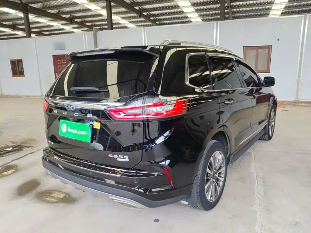 Edge PLUS EcoBoost 245 2 WD Grand Sharp 7-seat