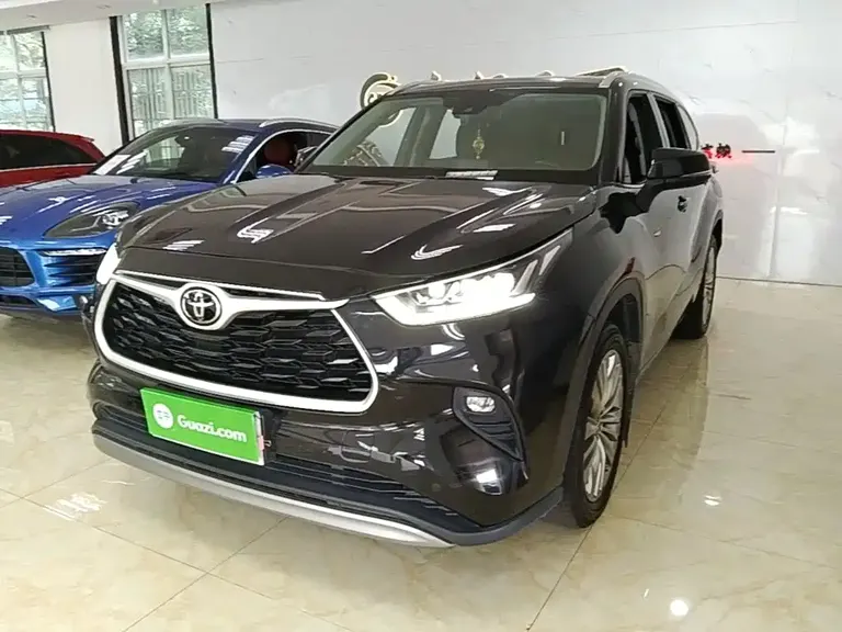 Toyota Highlander 2.5 L Smart e-Hybrid Dual Engine 4 WD Distinguished 7-seat