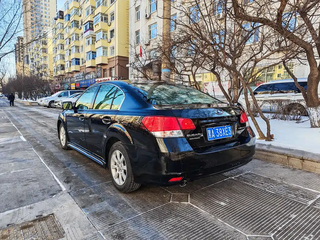 Legacy 2.0 i Luxury