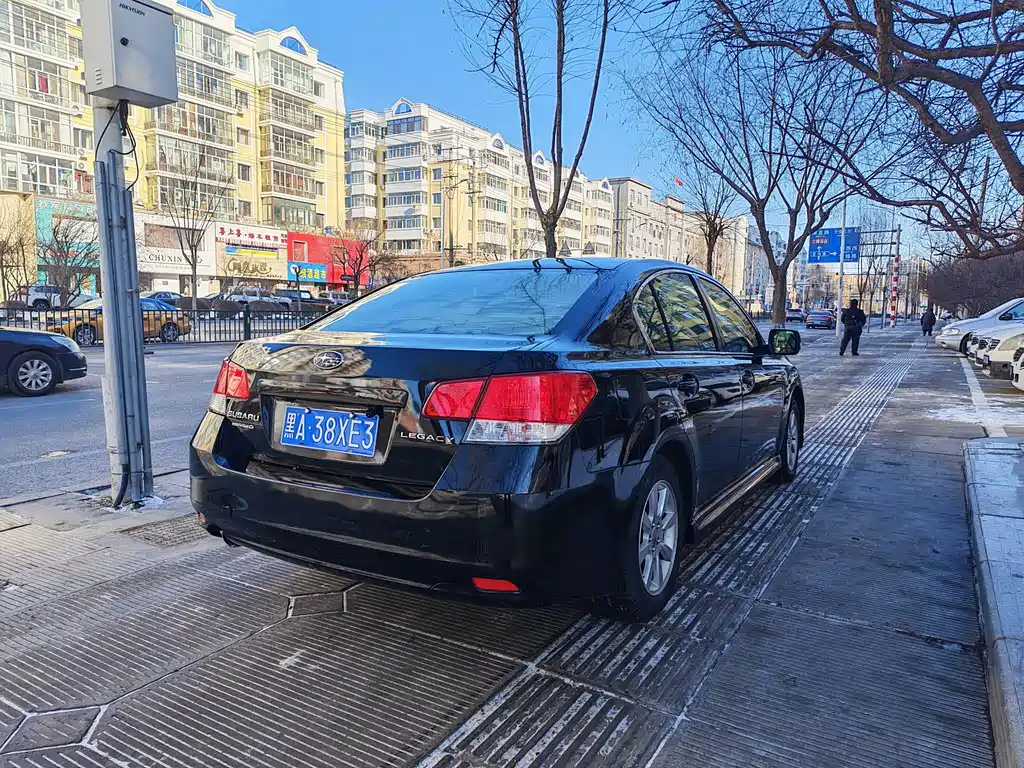 Legacy 2.0 i Luxury