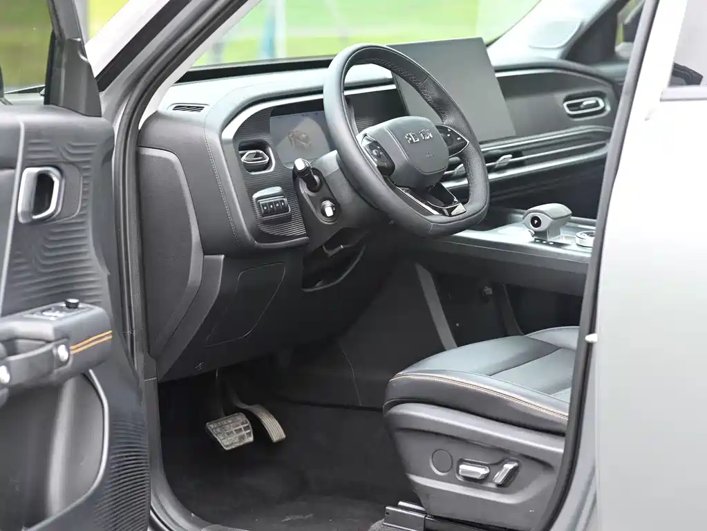 BAIC BJ30 1.5 T Magic Core Electric Drive Advanced