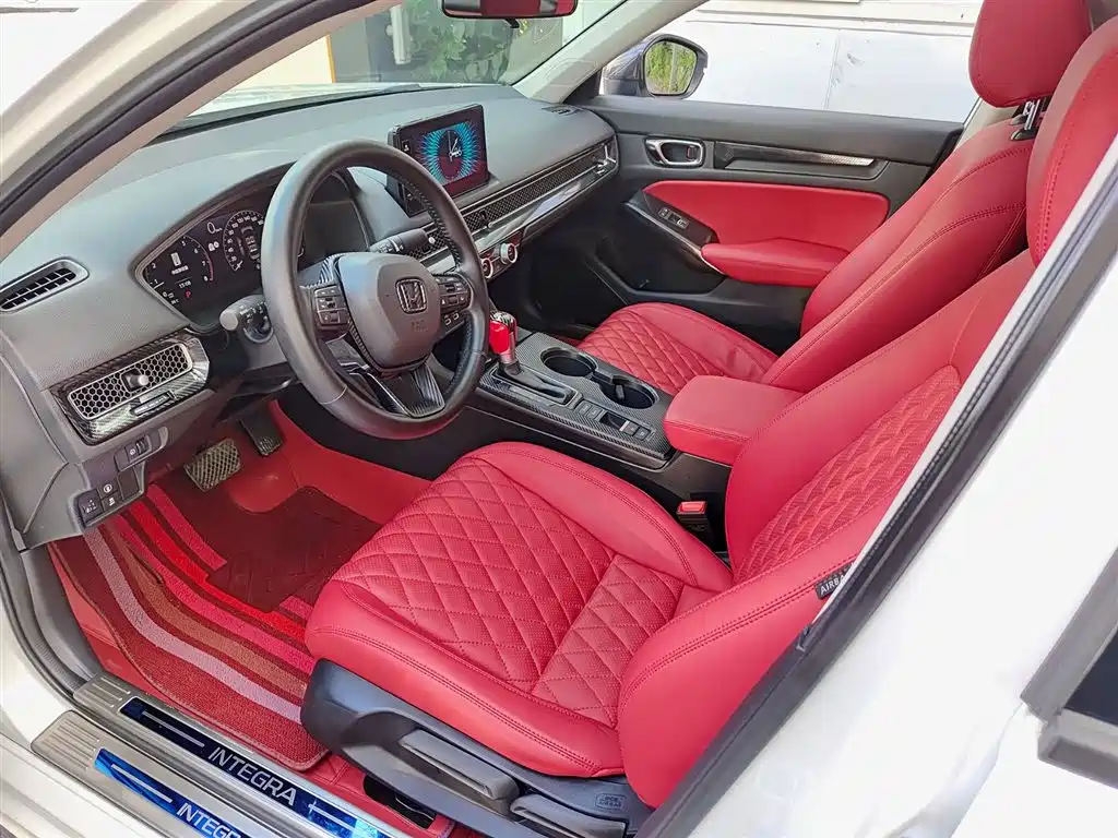 Integra 240 TURBO CVT Tech