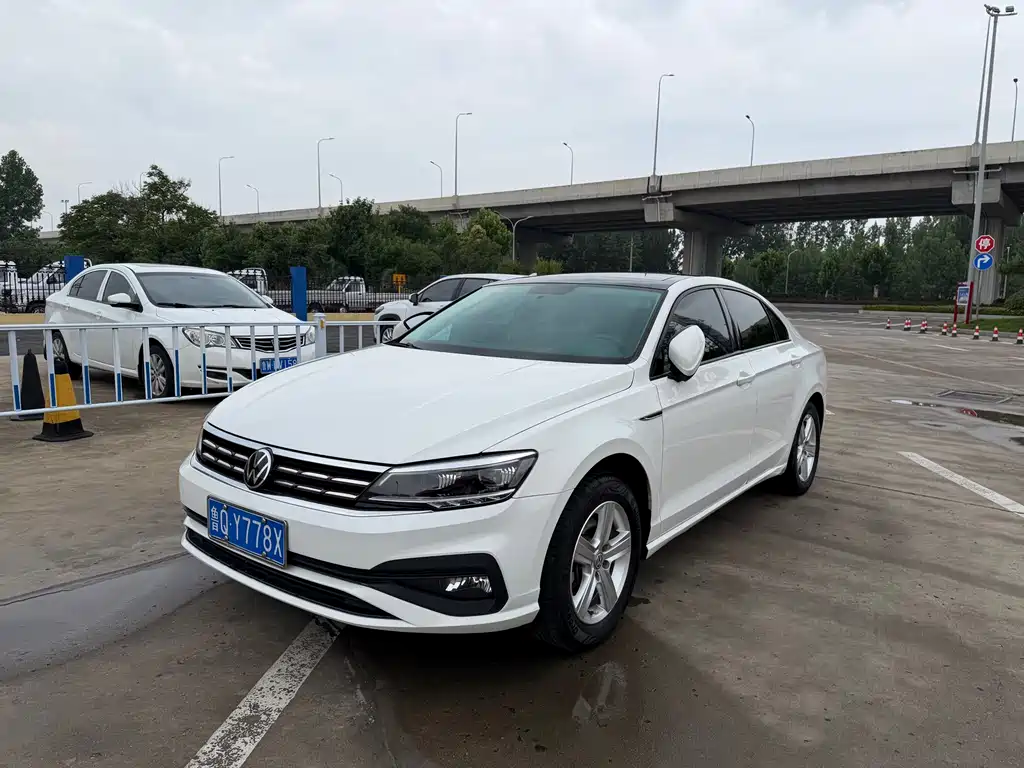 Lamando 230 TSI DSG Style CN-VI