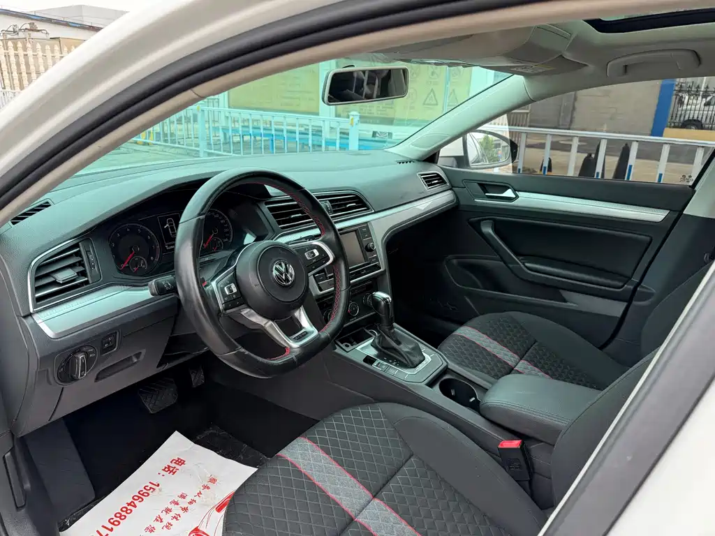 Lamando 230 TSI DSG Style CN-VI