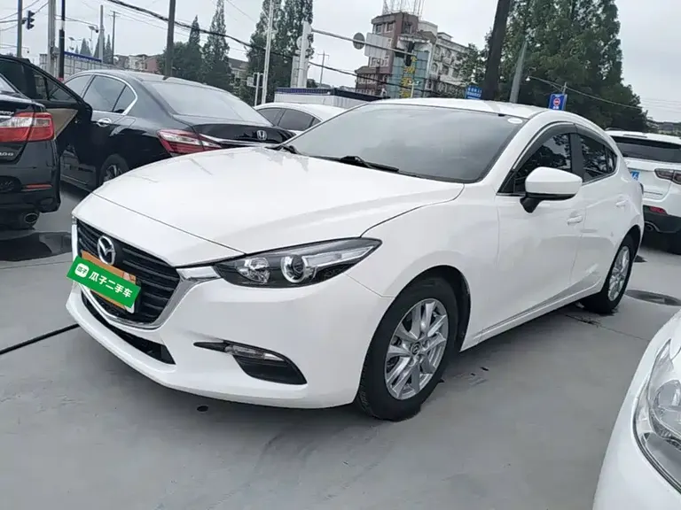 Mazda 3 Axela Cloud Control Hatchback 1.5 L Auto Comfort CN-V